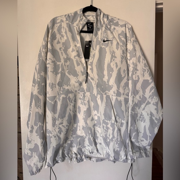 NIKE REPEL MEN'S CAMO GOLF ANORAK - Picture 6 of 7